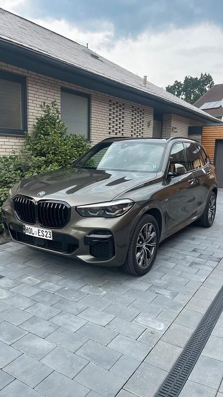 Grün Gebraucht 2022 BMW X5 M Sport SUV | 49.500 € - Bild 1/4