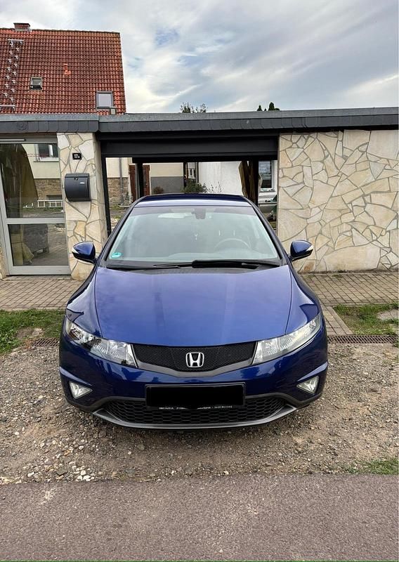 Blau Gebraucht 2011 Honda Civic Limousine | 5.899 € (Fairer Preis) - Bild 1/4