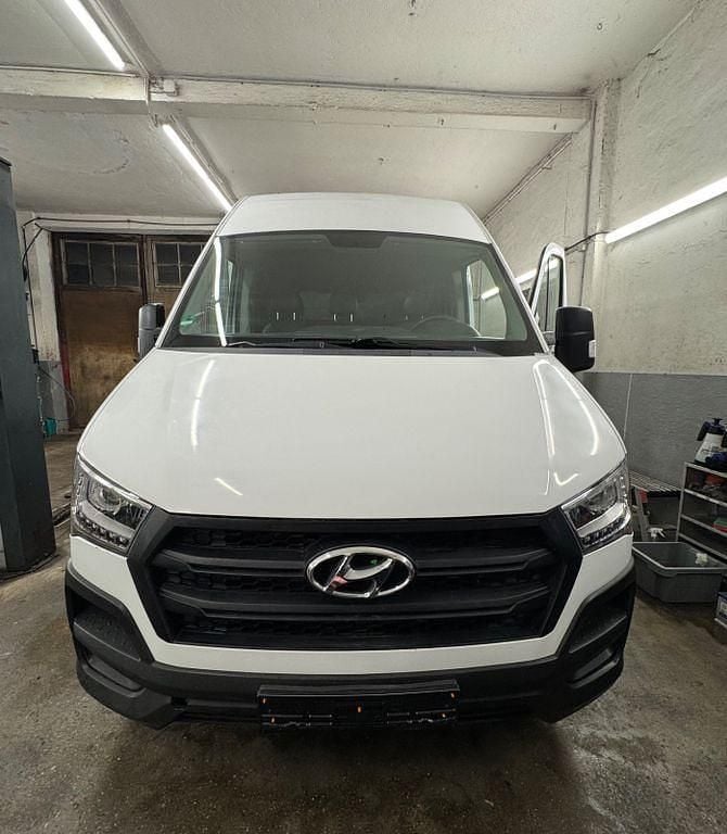 Gebraucht Hyundai H 350 150 PS (110 kW) 2016 Weiß Van