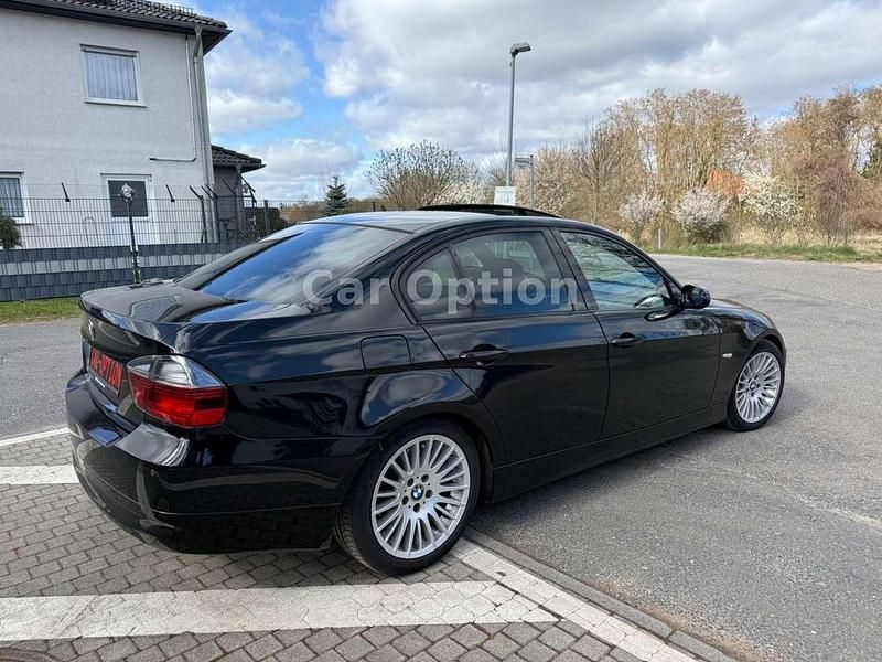 Gebraucht BMW 325 Advantage 218 PS (160 kW) 2007 Schwarz Limousine