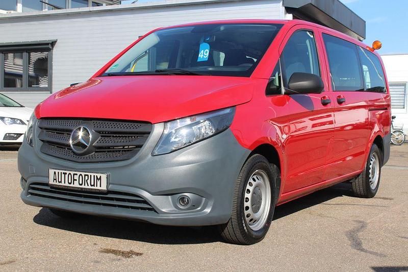 Gebraucht Mercedes Vito 114 PS (83 kW) 2016 Rot Van
