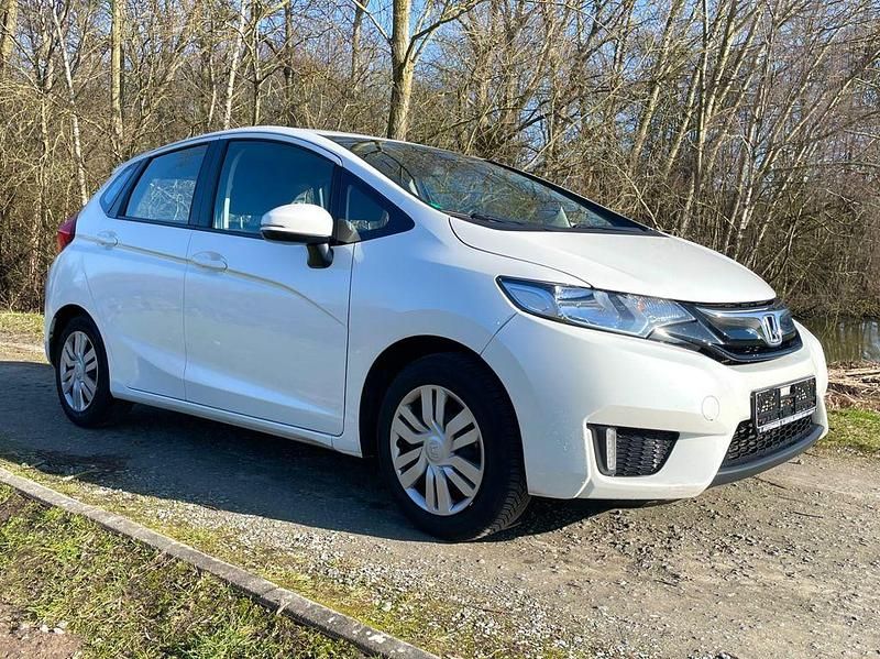 Gebraucht Honda Jazz Trend 102 PS (75 kW) 2017 Weiß Kleinwagen