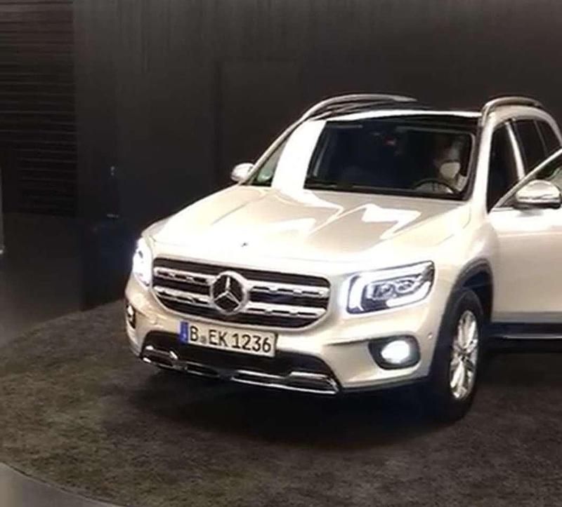 Gebraucht Mercedes GLB200 150 PS (110 kW) 2020 Grau SUV