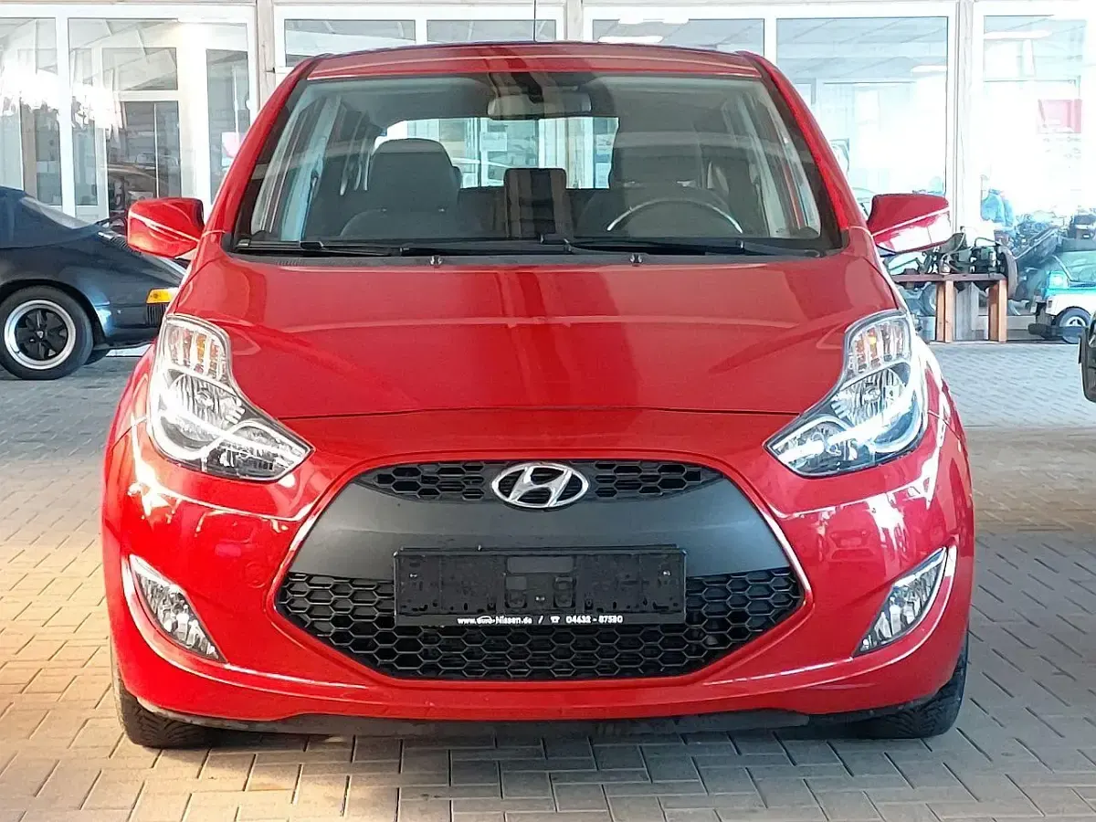 Gebraucht Hyundai ix20 Classic 125 PS (91 kW) 2016 Ultimatered Kleinwagen