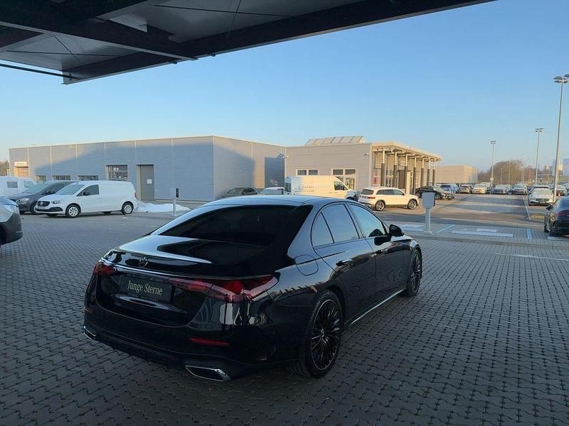 Gebraucht Mercedes E200 AMG 204 PS (150 kW) 2025 Schwarz Limousine