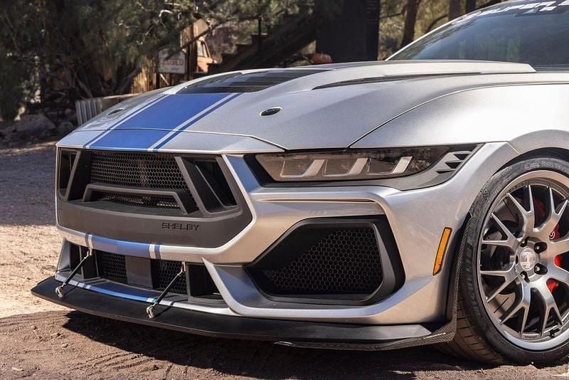 Neu Ford Shelby 829 PS (609 kW) 2026 Silber Coupé