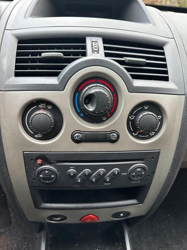 Gebraucht Renault Mégane II 86 PS (63 kW) 2005 Blau Limousine