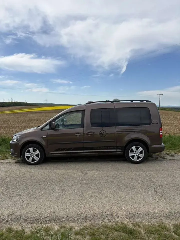Gebraucht VW Caddy Maxi Comfortline 140 PS (102 kW) 2011 Braun Van / Kleinbus