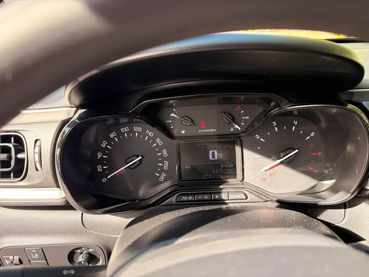 Gebraucht Citroën C3 PureTech 82 PS (60 kW) 2023 Schwarz Kleinwagen