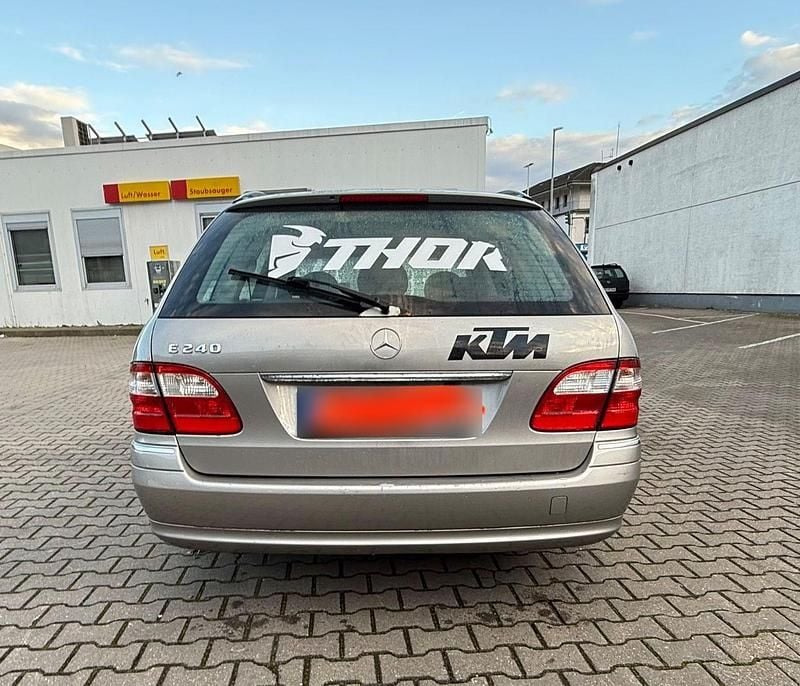 Gebraucht Mercedes E240 Avantgarde 177 PS (130 kW) 2003 Grau Kombi