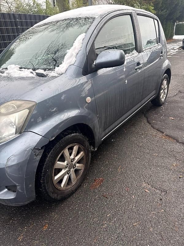 Gebraucht Daihatsu Sirion 91 PS (66 kW) 2009 Grau Kleinwagen