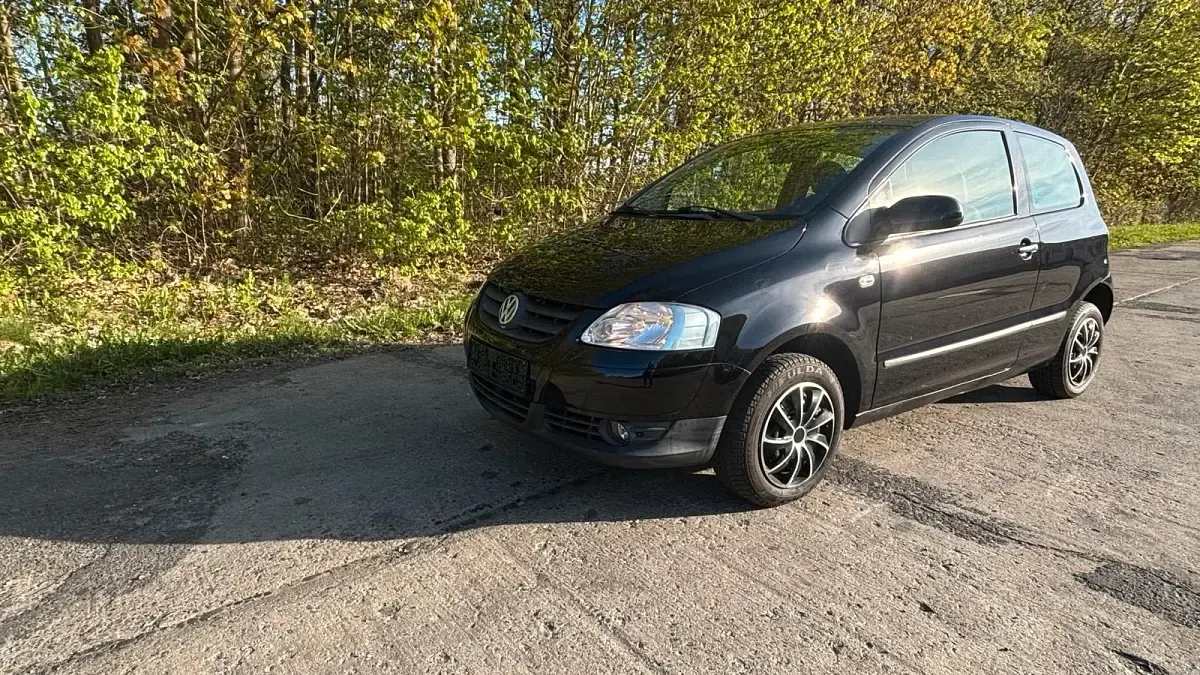 Gebraucht VW Fox 75 PS (55 kW) 2008 Schwarz Kleinwagen