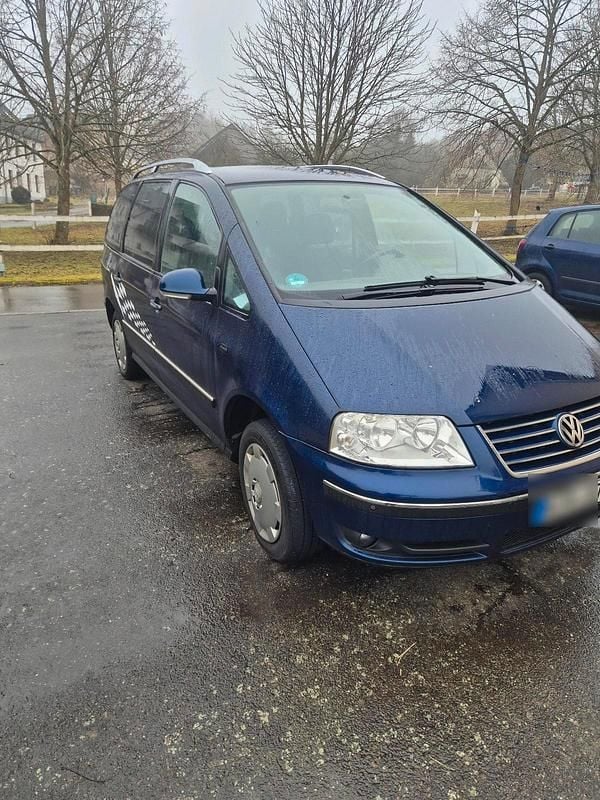 Second-hand VW Sharan 140 CP (102 kW) 2008 Albastru Monovolum