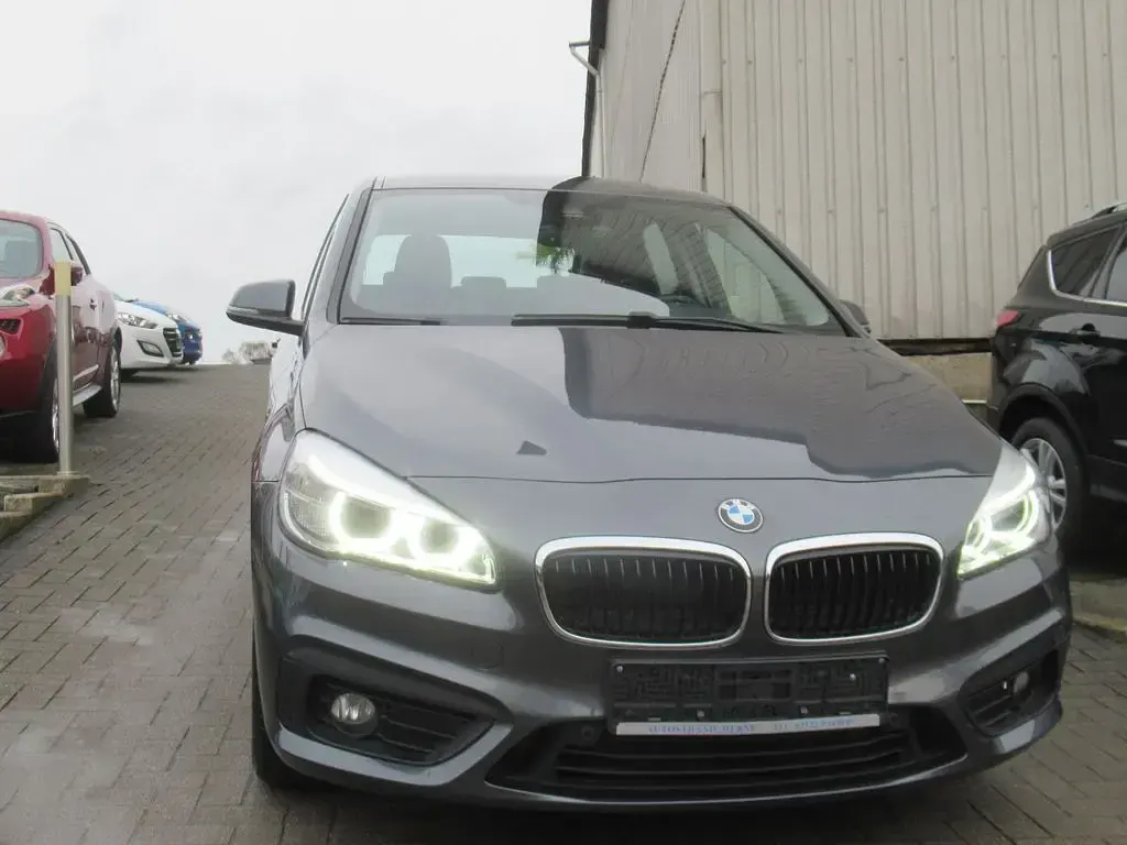 Używany BMW 220 Active Tourer Advantage 192 KM (141 kW) 2018 Szary Minivan
