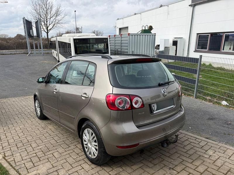 Gebraucht VW Golf VI Trendline 105 PS (77 kW) 2011 Braun Kleinwagen