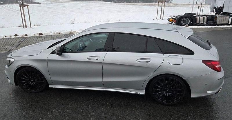Gebraucht Mercedes CLA200 Shooting Brake AMG line 156 PS (114 kW) 2017 Silber Kombi