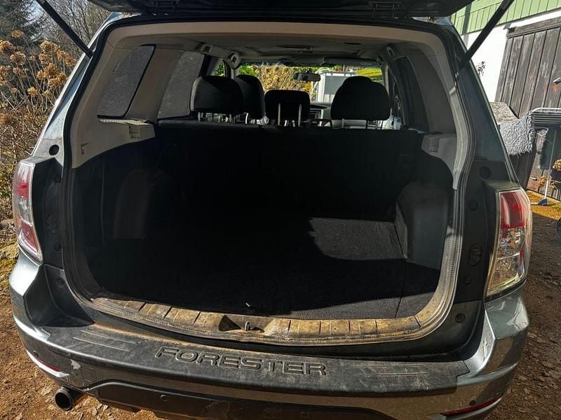 Gebraucht Subaru Forester Active 147 PS (108 kW) 2011 Grün SUV