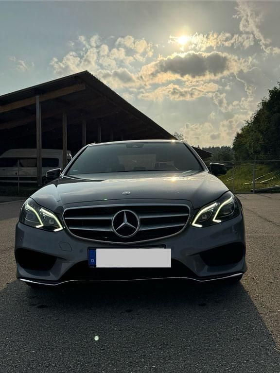Grau Gebraucht 2013 Mercedes E350 Limousine | 11.500 € (Superpreis) - Bild 1/4