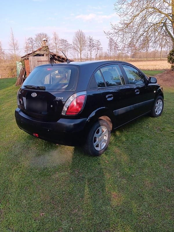 Gebraucht Kia Rio 112 PS (82 kW) 2005 Schwarz Kleinwagen
