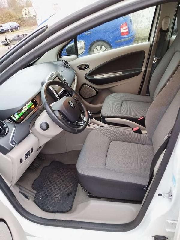 Gebraucht Renault Zoe Intens 42 kW (58 PS) 2016 Weiss "nacre" Kleinwagen