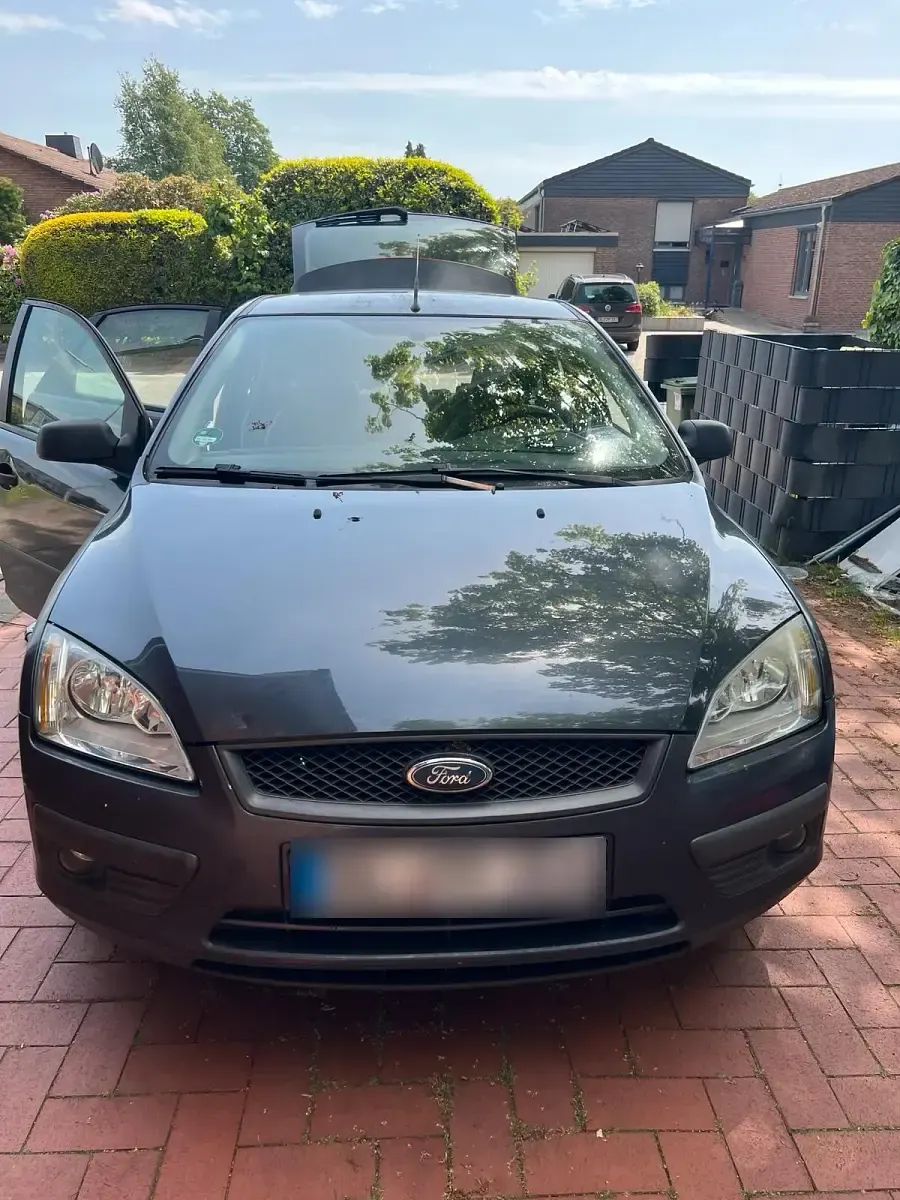 Gebraucht Ford Focus 100 PS (73 kW) 2006 Blau Limousine