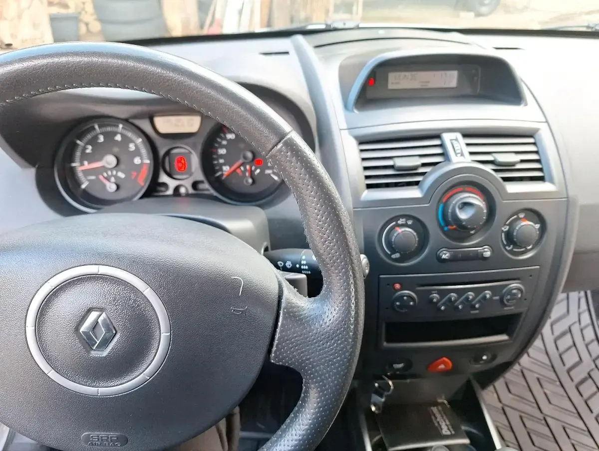 Brugt Renault Mégane 2006 Sølv Sedan