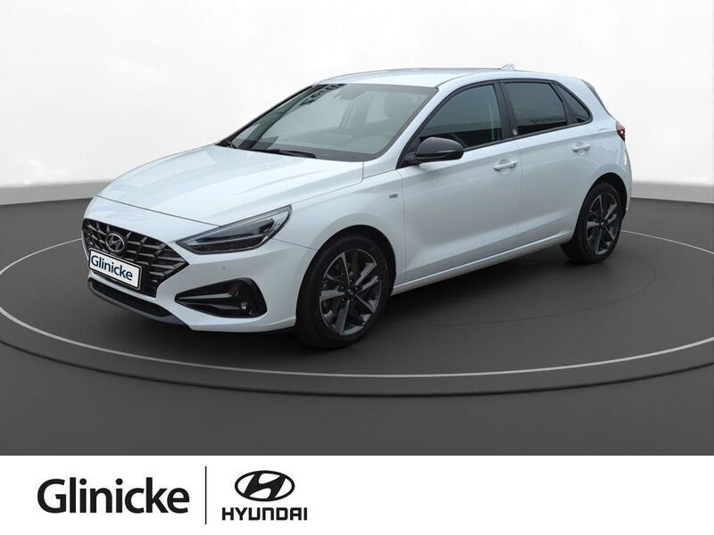 Weiß Gebraucht 2022 Hyundai i30 Edition 30+ Limousine | 19.480 € (Fairer Preis) - Bild 1/4