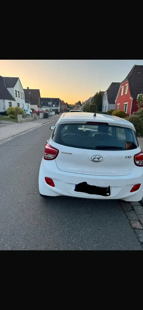 Gebraucht Hyundai i10 67 PS (49 kW) 2015 Weiß Kleinwagen