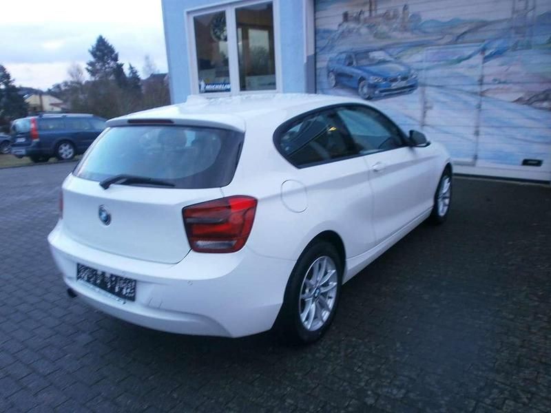 Gebraucht BMW 114 102 PS (75 kW) 2015 Alpinweiss iii Kleinwagen