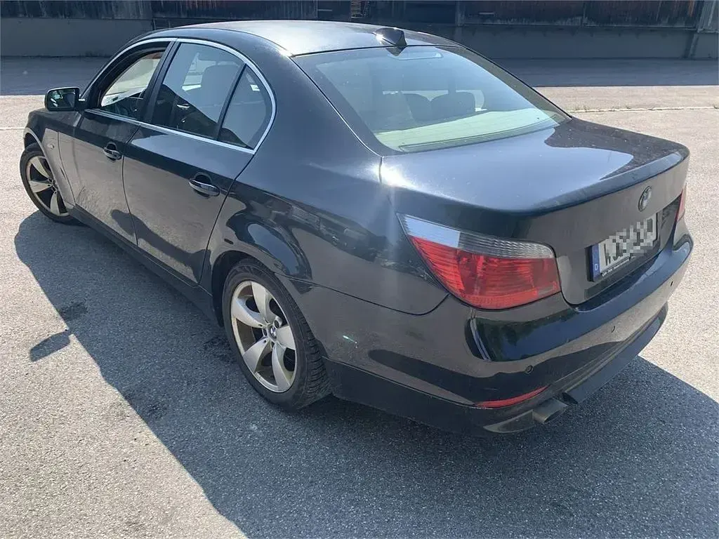 Gebraucht BMW 520 Sport Line 163 PS (119 kW) 2007 Schwarz Limousine