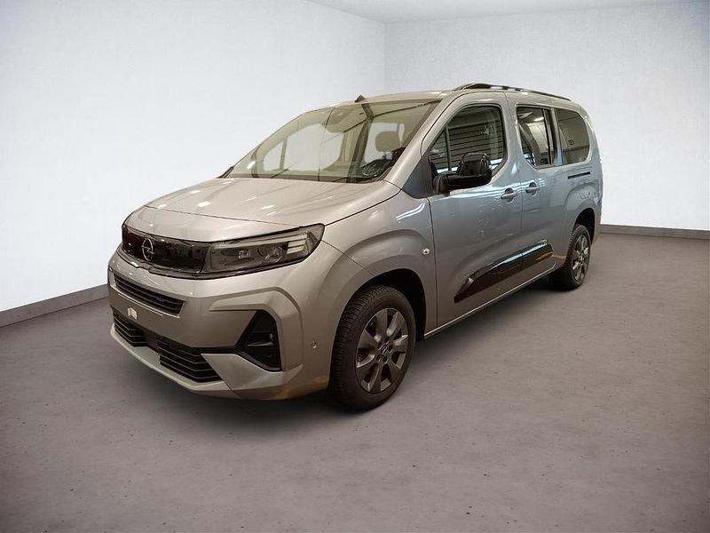 Grau Gebraucht 2024 Opel Combo Life Van / Kleinbus | 28.990 € (Teuer) - Bild 1/2