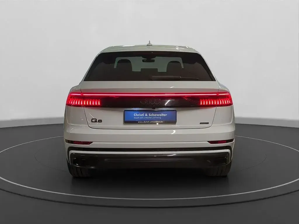 Gebraucht Audi Q8 Competition 286 PS (210 kW) 2023 Gletscherweiss metallic SUV