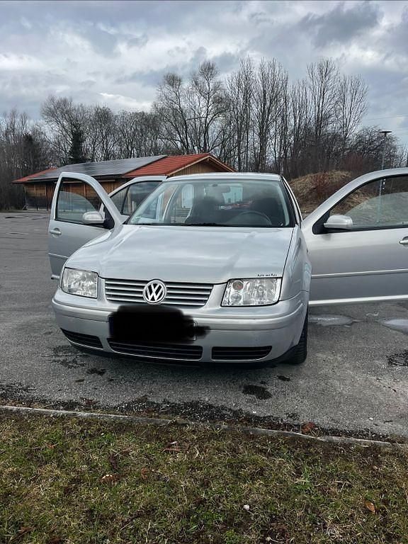 Gebraucht VW Bora Basis 101 PS (74 kW) 1998 Silber Limousine