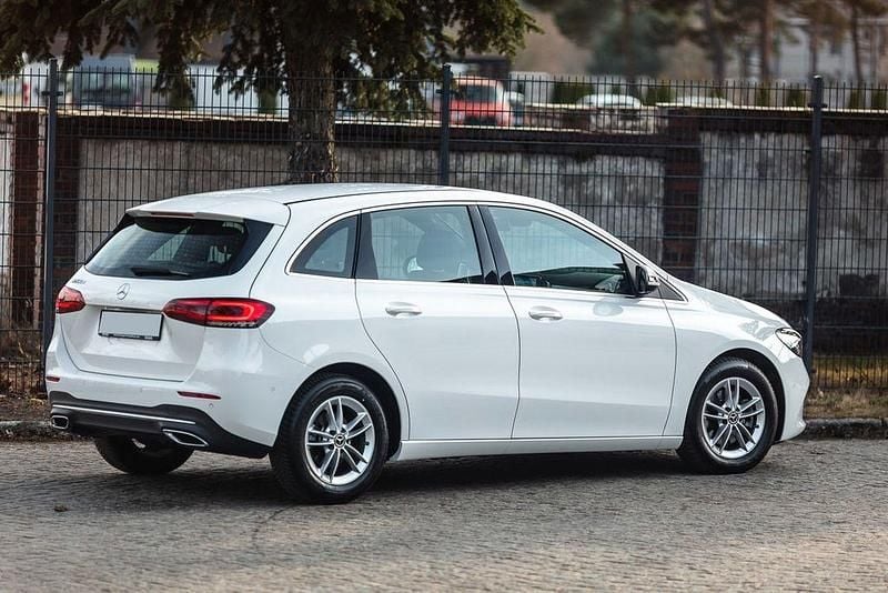 Gebraucht Mercedes B200 150 PS (110 kW) 2020 Weiß Van / Kleinbus