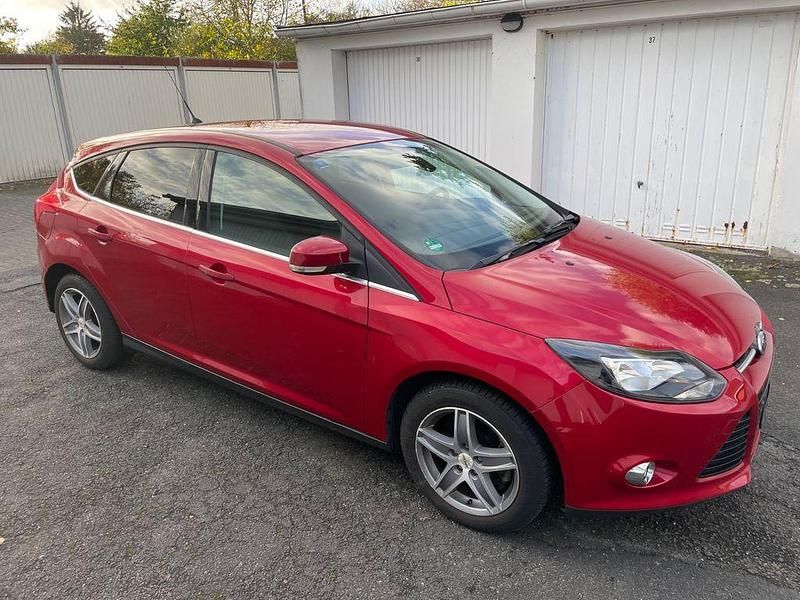 Gebraucht Ford Focus 150 PS (110 kW) 2012 Rot Limousine