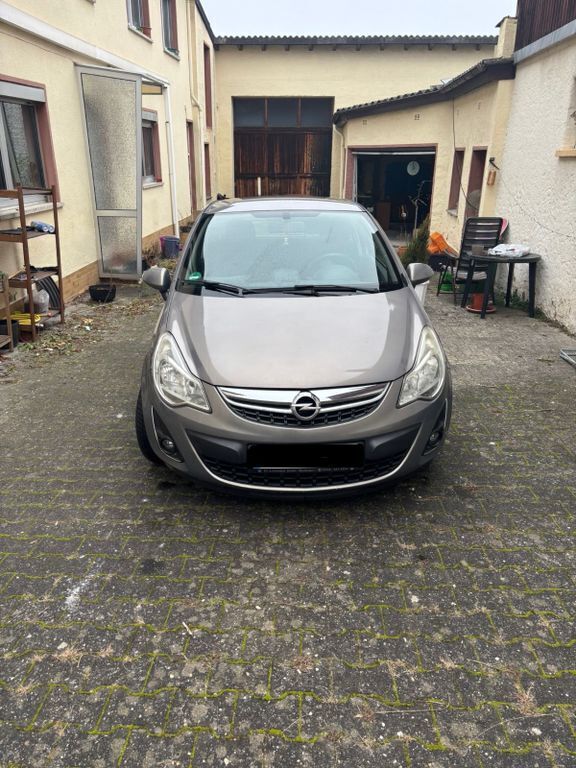 Grau Gebraucht 2012 Opel Corsa Selection Limousine | 2.100 € (Guter Preis) - Bild 1/4