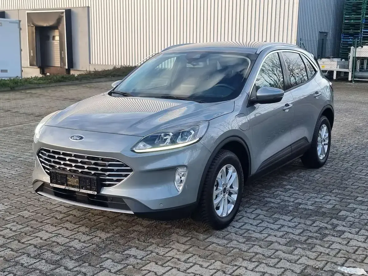 Gebraucht Ford Kuga Titanium 224 PS (164 kW) 2022 Mineral silber met SUV