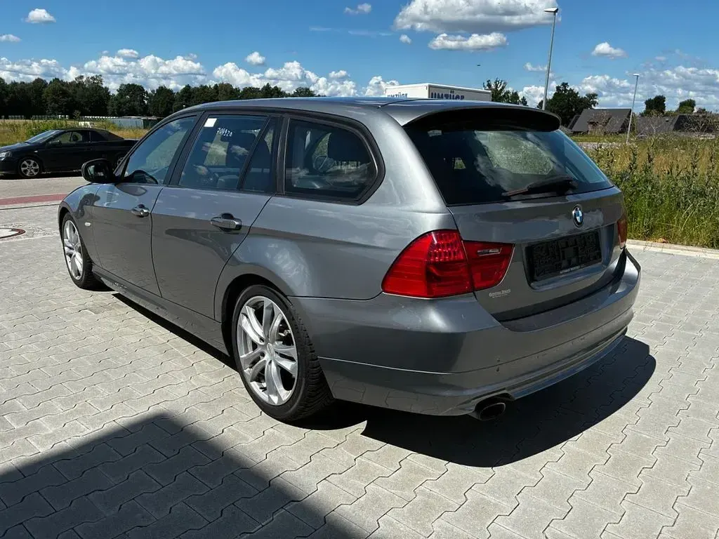 Gebraucht BMW 320 Performance 177 PS (130 kW) 2009 Grau Kombi