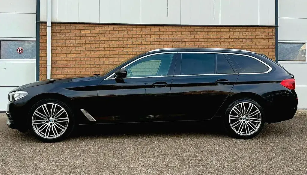 Second-hand BMW 520 Performance 190 CP (139 kW) 2017 Negru Berlinǎ