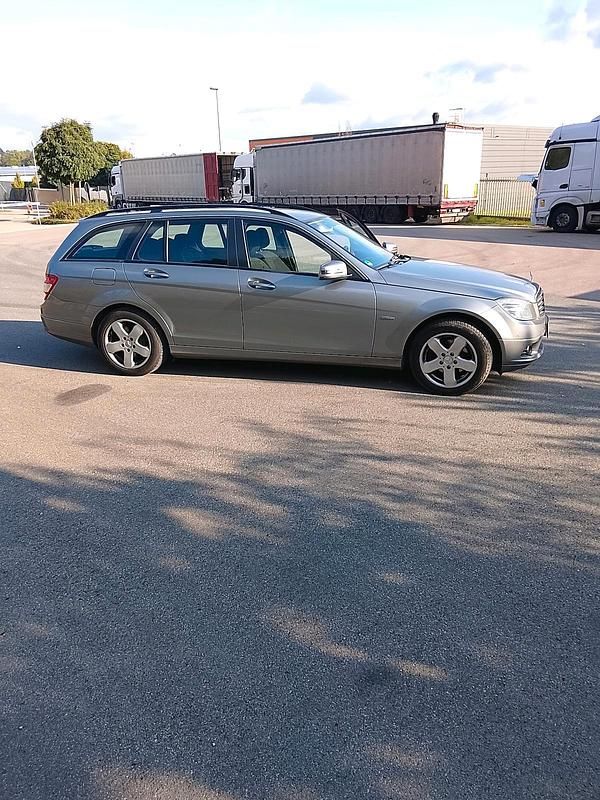 Silber Gebraucht 2010 Mercedes C220 Kombi | 4.400 € (Superpreis) - Bild 1/4