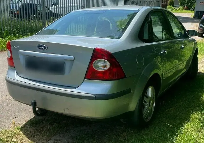 Gebraucht Ford Focus Ghia 116 PS (85 kW) 2005 Silber Limousine