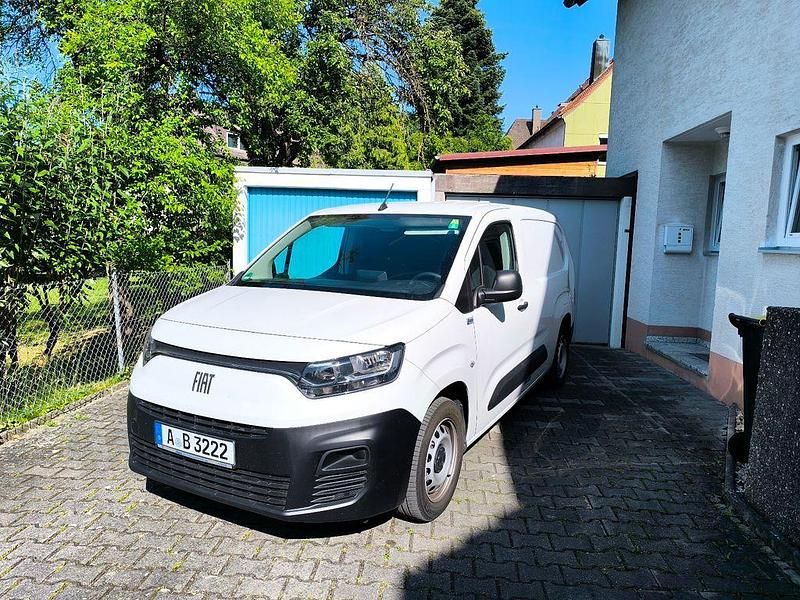 Weiß Gebraucht 2024 Fiat Doblò Van / Kleinbus | 34.000 € - Bild 1/4