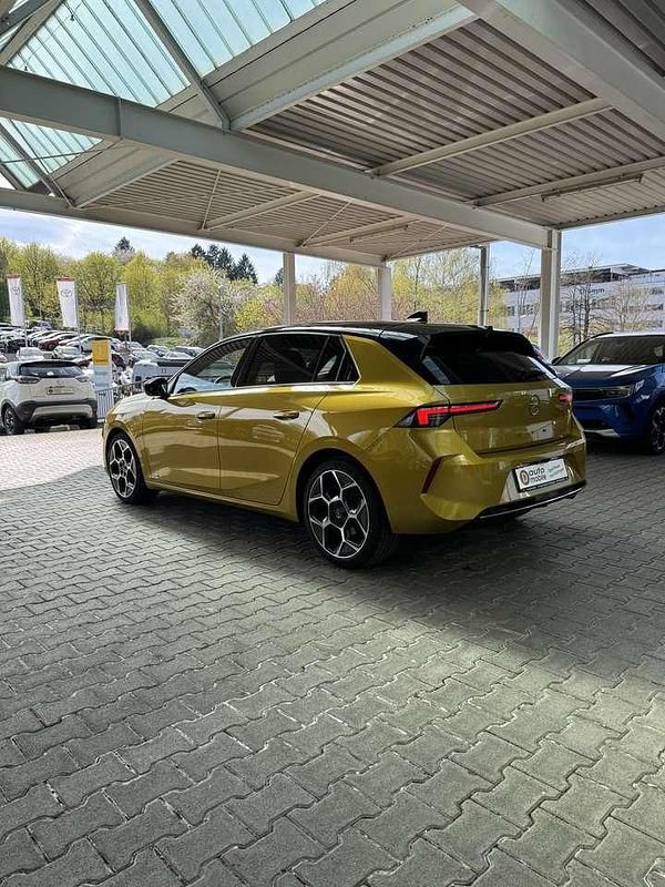 Usata Opel Astra GS Line 131 CV (96 kW) 2023 Giallo Utilitaria