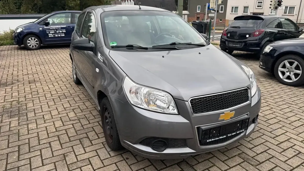 Gebraucht Chevrolet Aveo 84 PS (61 kW) 2009 Grau Kleinwagen