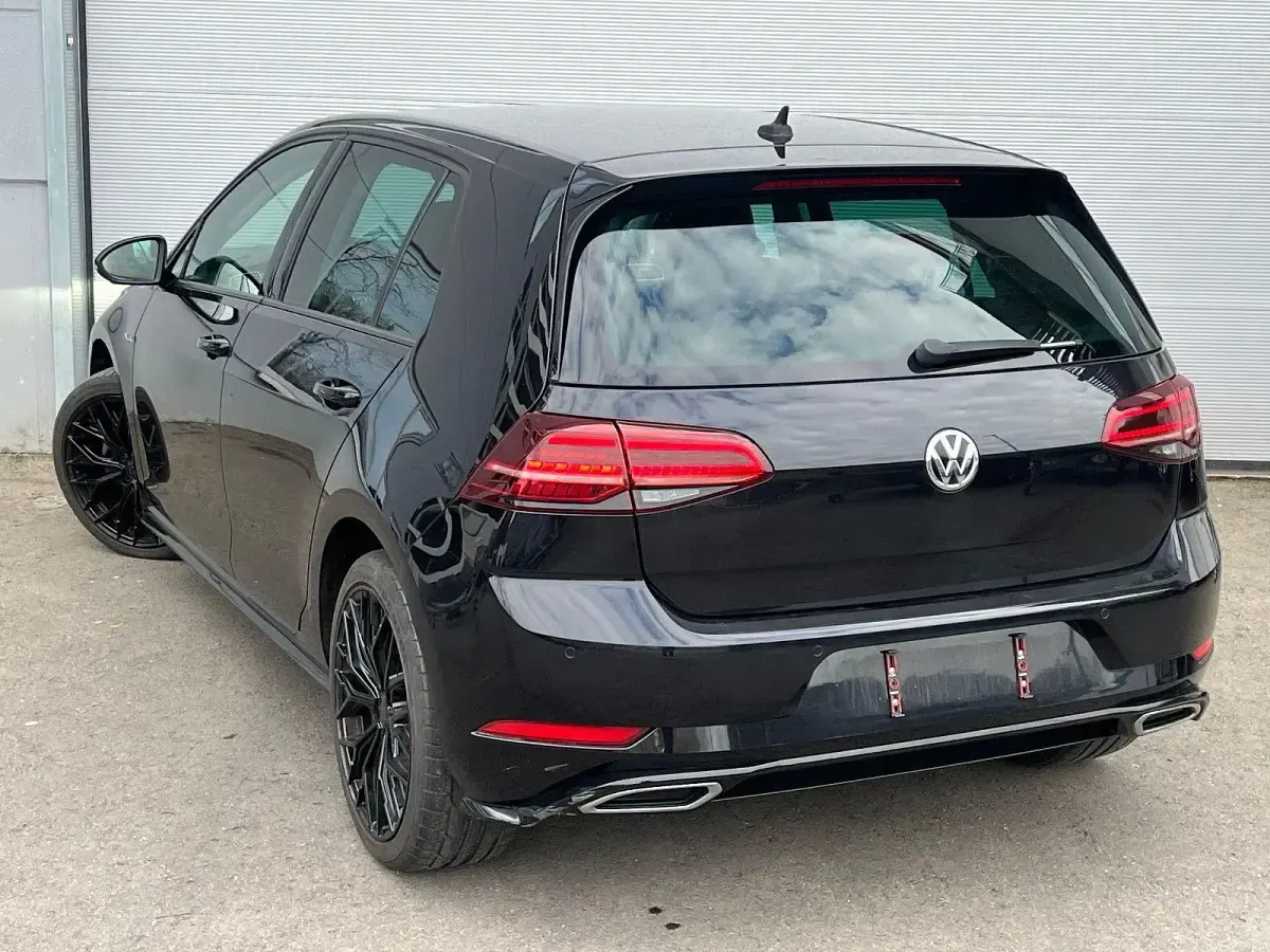 Gebraucht VW Golf VII R-line 150 PS (110 kW) 2018 Schwarz Limousine