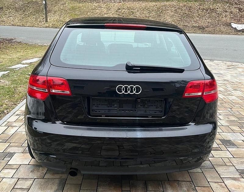 Gebraucht Audi A3 Ambiente 102 PS (75 kW) 2010 Schwarz Kleinwagen