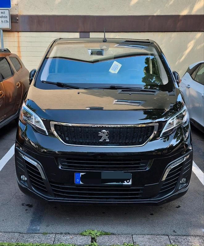Schwarz Gebraucht 2019 Peugeot Traveller Business-Line Van / Kleinbus | 32.000 € - Bild 1/4