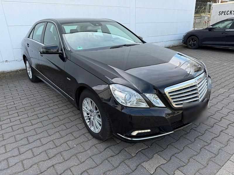 Gebraucht Mercedes E220 170 PS (125 kW) 2009 Schwarz Limousine