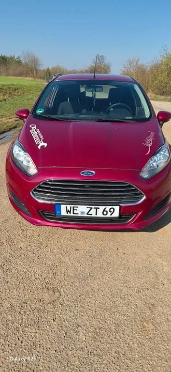 Gebraucht Ford Fiesta SYNC Edition 82 PS (60 kW) 2015 Rot Limousine