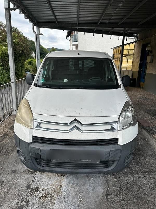 Weiß Gebraucht 2010 Citroën Berlingo Van / Kleinbus | 1.500 € (Fairer Preis) - Bild 1/4